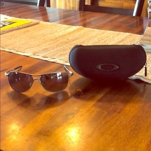 Men’s Oakley sunglasses